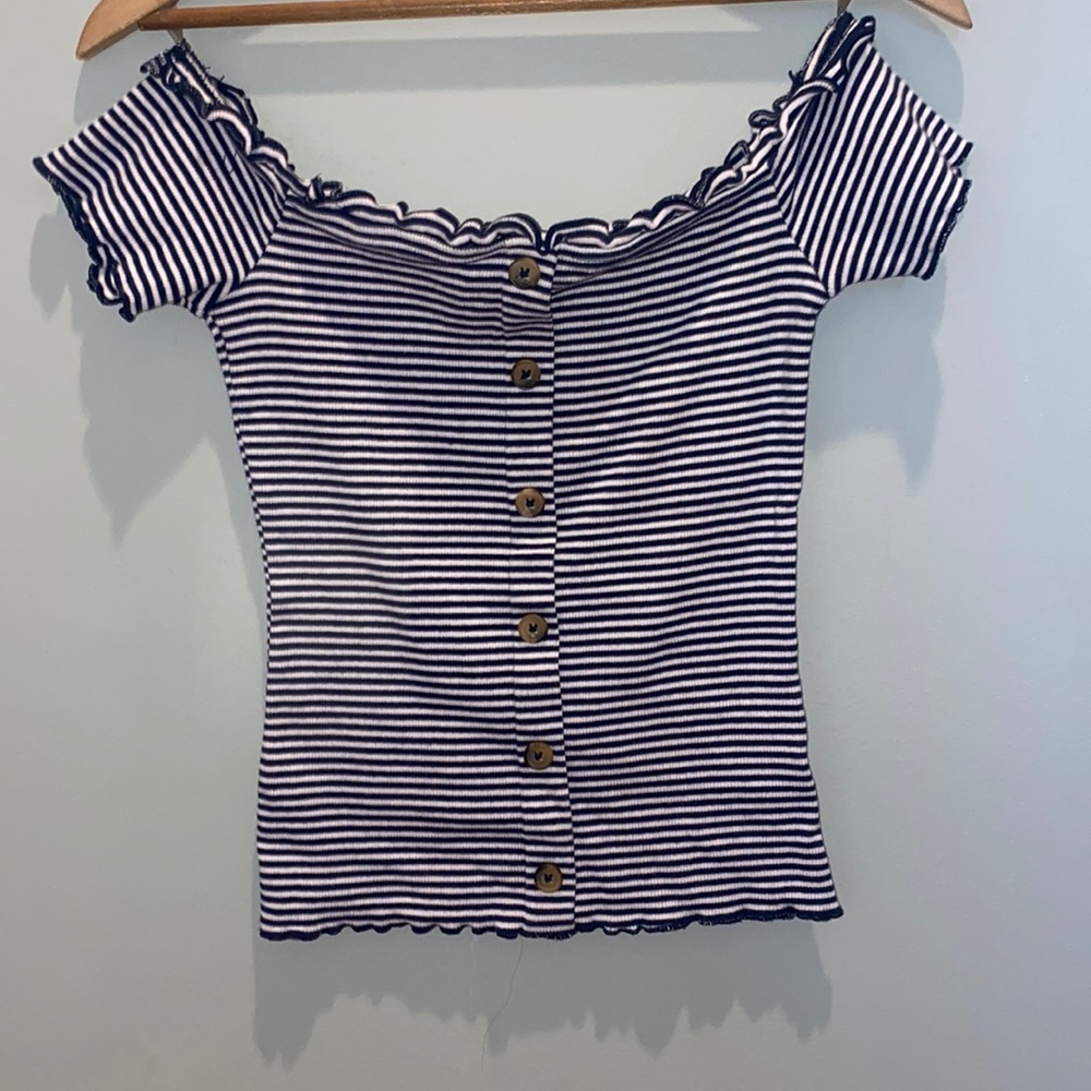 Areopostale off the shoulder shirt